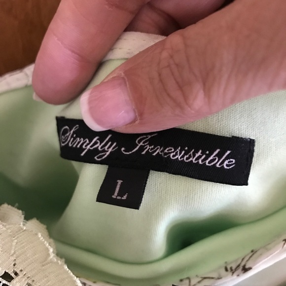 SIMPLY IRRESISTIBLE Ruffle Top EUC! - Picture 7 of 8